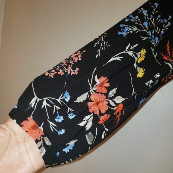 Old Navy floral long sleeve dress. - Picture 4 of 4